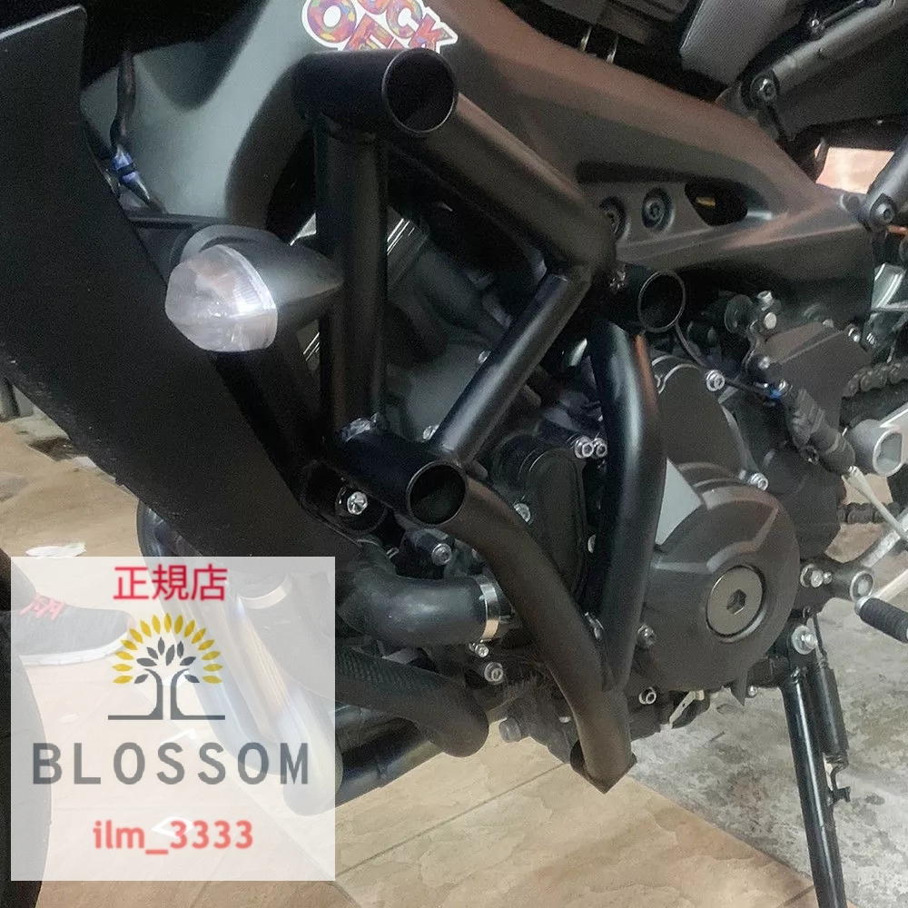 ★全国一律 送料7000円★新品未使用 XSR900用/MT-09専用 スタントケージ【ブラック/黒】エンジンガード ジムカーナ サーキット等 _取付イメージ（左側）