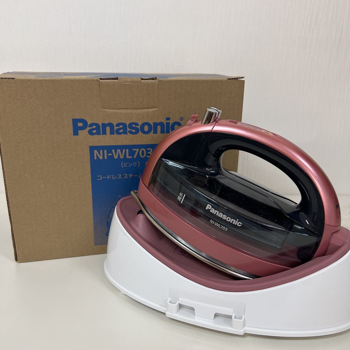 【1円スタート】Panasonic パナソニック コードレススチームアイロン ピンク Nl-WL703-P 17年製_画像1