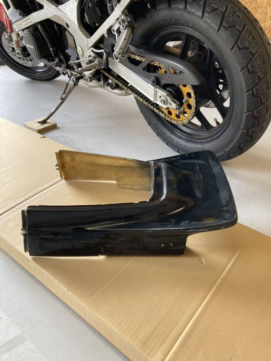 Yahoo!オークション - GPZ400R BEET テールカウル Yahoo!オークション - GPZ400R BEET テールカウル