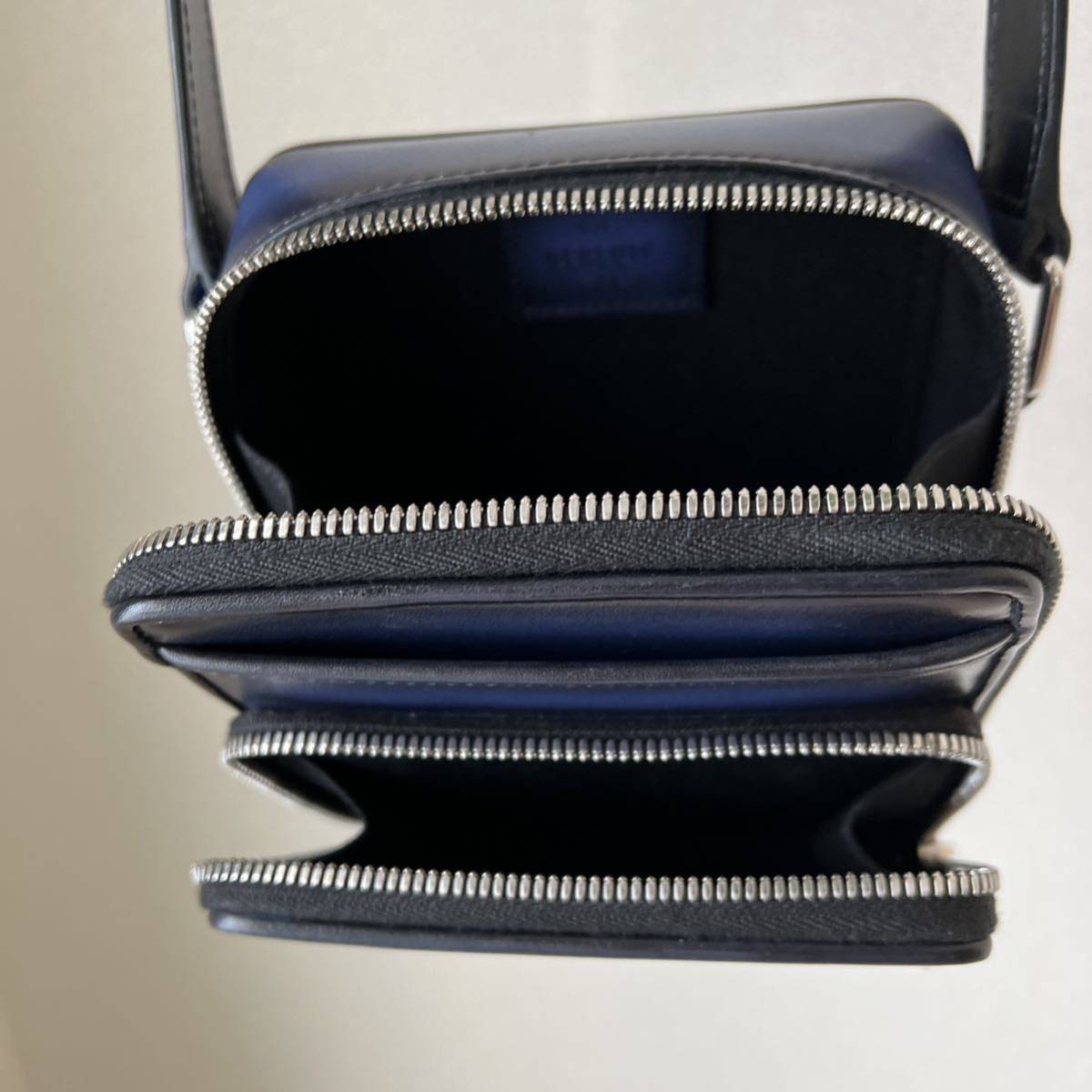 世界即完売 ベルルッティ マイルズ 限定 パティーヌレザー 世界即完売 ベルルッティ マイルズ 限定 パティーヌレザー