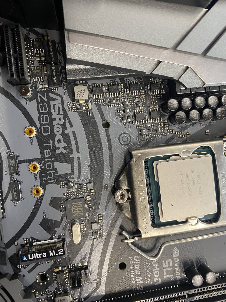 インテル Core i9 9900K と ASROCK|アスロック/マザーボード Z390