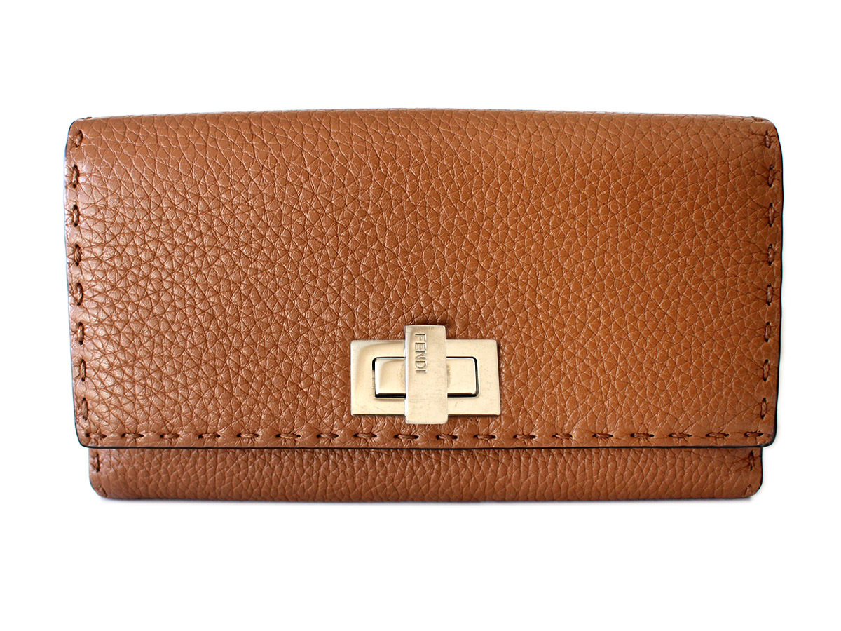 大人気新品 レザー 【美品 二つ折り財布 箱付】FENDI セレリア 折り