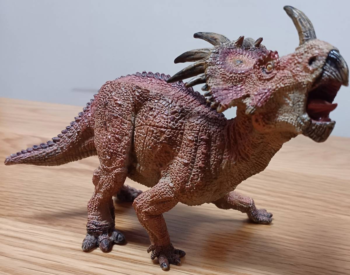 恐竜 スティラコサウルス フィギュア　約14cm　展示品　送料￥350～　非売品　マスコット　リアル　トリケラトプス　_画像1