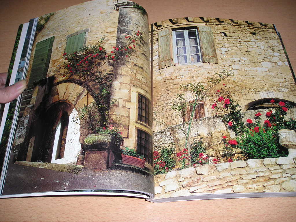 洋書・ The Most Beautiful Villages of Provence・南仏プロバンスの美しい村の風景の写真集_画像3
