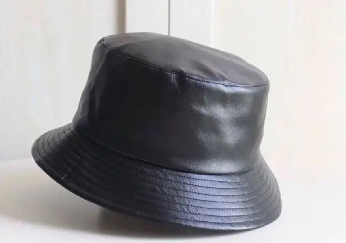レザー　リバーシブル　バケットハット　帽子　ブラック　兼用　小顔