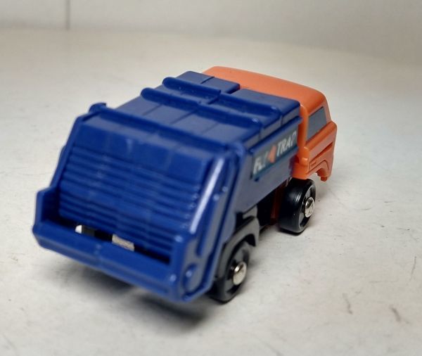 バンダイ 超合金 GOBOTS FLY TRAP マシンロボ 清掃車ロボ 海外版 バンダイ 超合金 GOBOTS FLY TRAP マシンロボ 清掃車ロボ 海外版