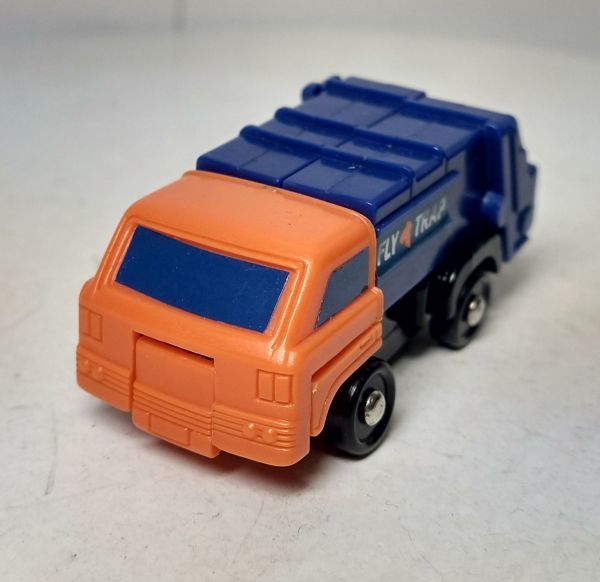 バンダイ 超合金 GOBOTS FLY TRAP マシンロボ 清掃車ロボ 海外版 バンダイ 超合金 GOBOTS FLY TRAP マシンロボ 清掃車ロボ 海外版