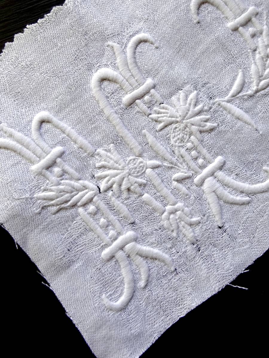 20世紀初期 フランス 立体 刺繍 モノグラム イニシャル カットワーク スカラップ はぎれ 素材 リメイク パーツ アンティーク 12_画像3