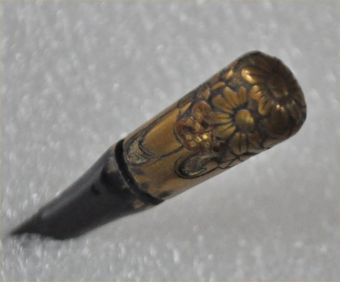 ナンタケットバスケット用のべっ甲に本金蒔絵のペグ 2