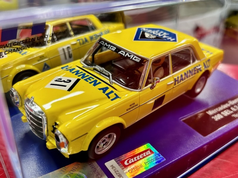 1/32 Carrera 20031037 Mercedes 300 SEL 6.3 AMG "No.31" スロットカー