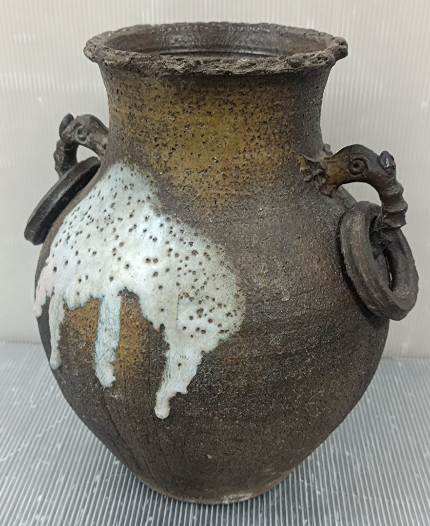 骨董品 詳細不明 古備前? 在銘:秘? ヘラ跡あり獣耳付花器/花瓶