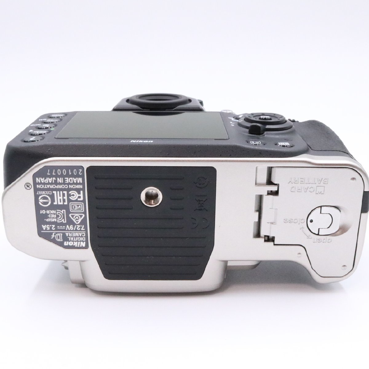 □新品級□ Nikon ニコン デジタル一眼レフカメラ Df シルバー □新品級□ Nikon ニコン デジタル一眼レフカメラ Df シルバー