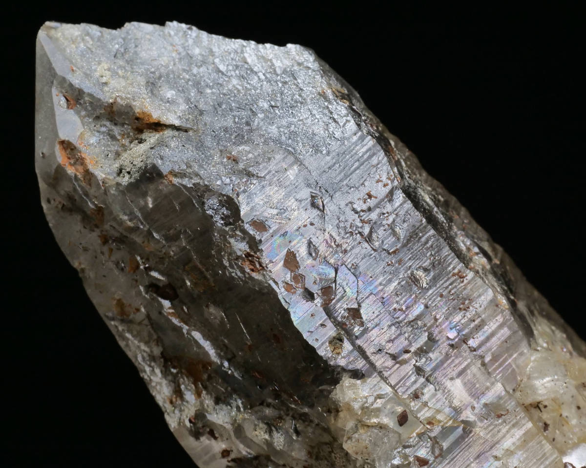 【鉱物 標本 水晶 原石 結晶】パキスタン クォーツ ポイント 一部虹色コーテイング_錐面一部は再結晶化、一部虹色コーテイング