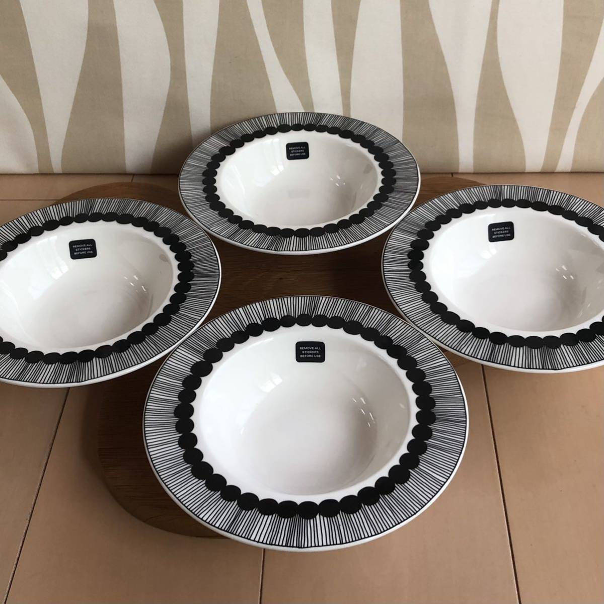 新品 4枚 marimekko Siirtolapuutarha シイルトラプータルハ ディーププレート 20cm_画像1