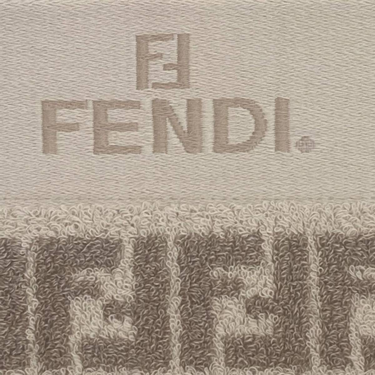 【送料無料】 FENDI/フェンディ/正規品/新品未使用/タオルケット/(172y)_画像2