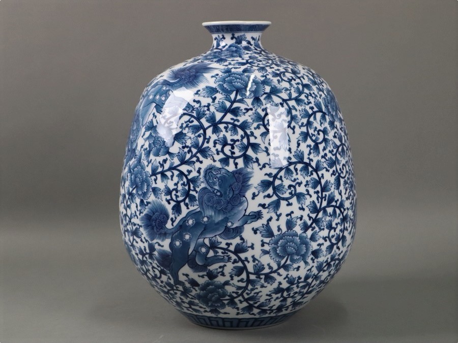 伝統工芸 有田焼 視行窯 池田視行 喜左衛門 作 染付獅子華細密絵付花瓶