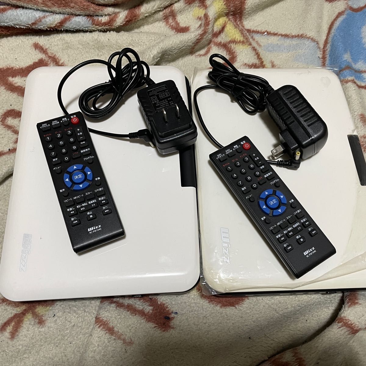 レビューで送料無料 10インチ ポータブルDVDプレーヤー 17.9型