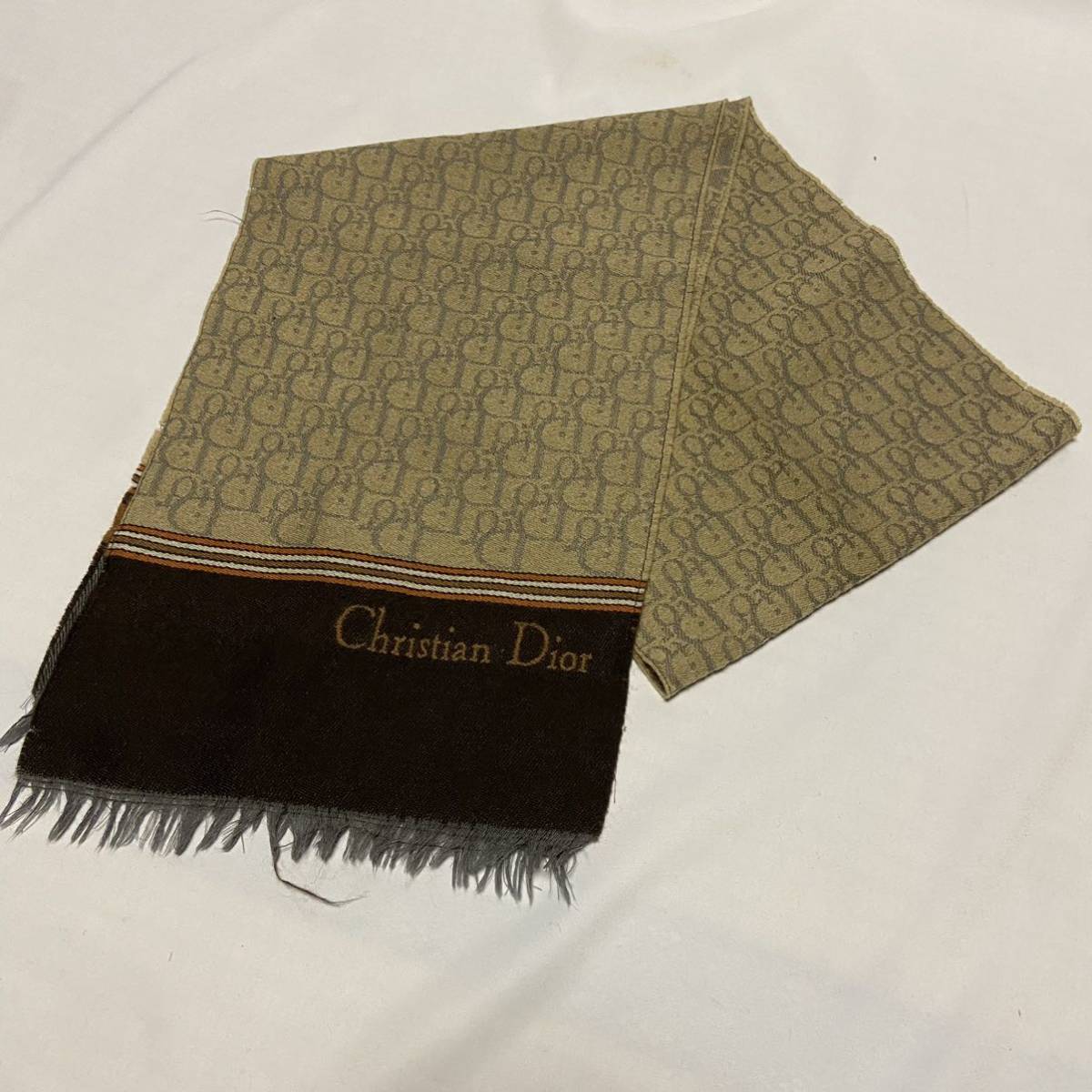 新作SALEセール30%OFF 【極美品】Dior マフラーの値段と価格推移は