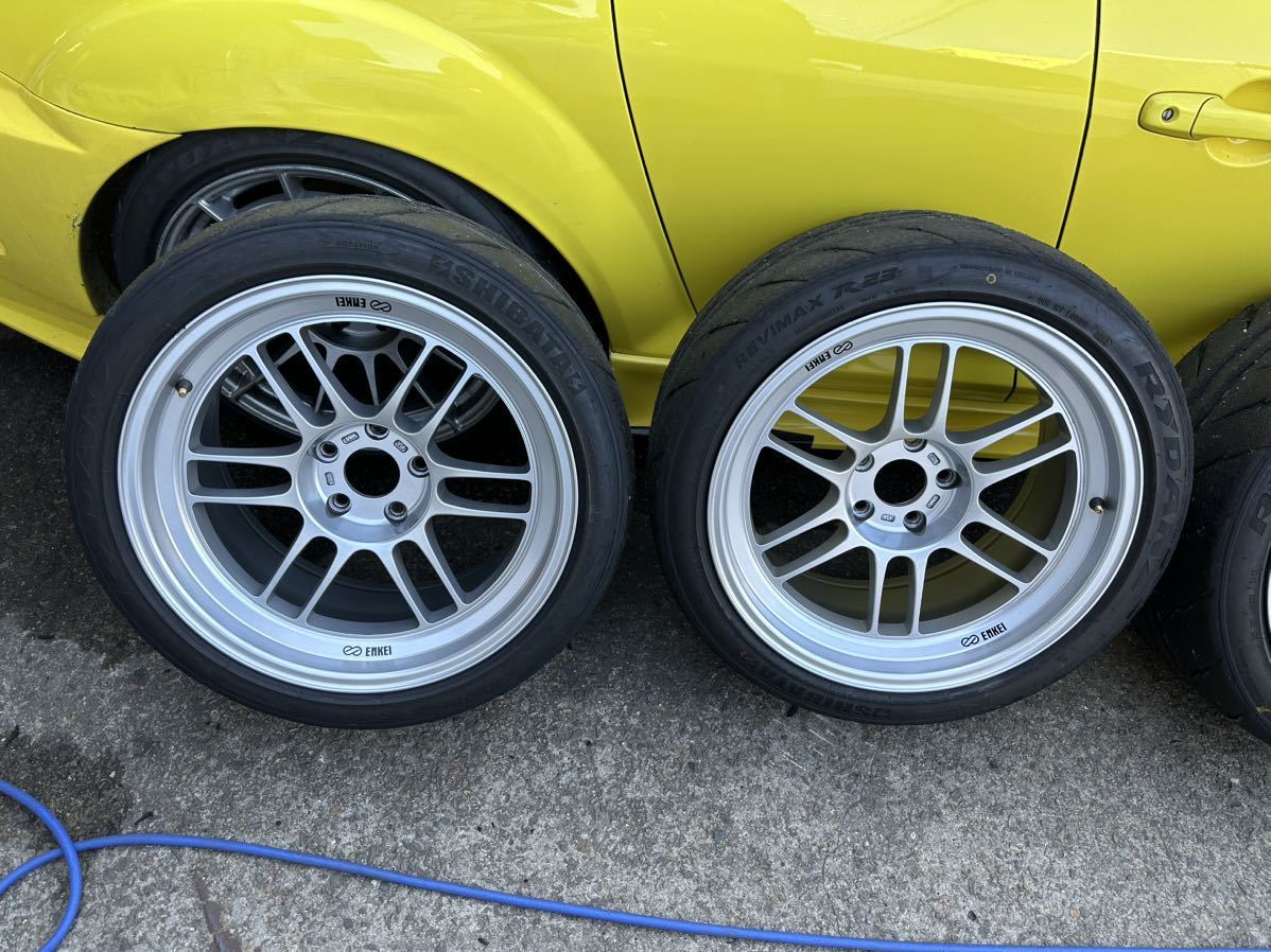 Yahoo!オークション - 即納 ENKEI RPF1RS 18インチ 9.5j +12 5h Yahoo!オークション - 即納 ENKEI RPF1RS 18インチ 9.5j +12 5h
