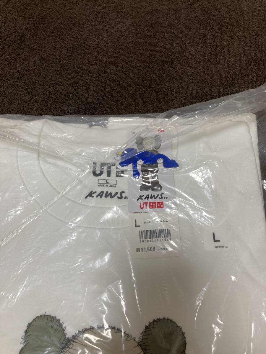 UNIQLO ユニクロ × KAWS カウズ 2019コラボ Tシャツ ホワイト２ Lサイズ 未使用 タグ付