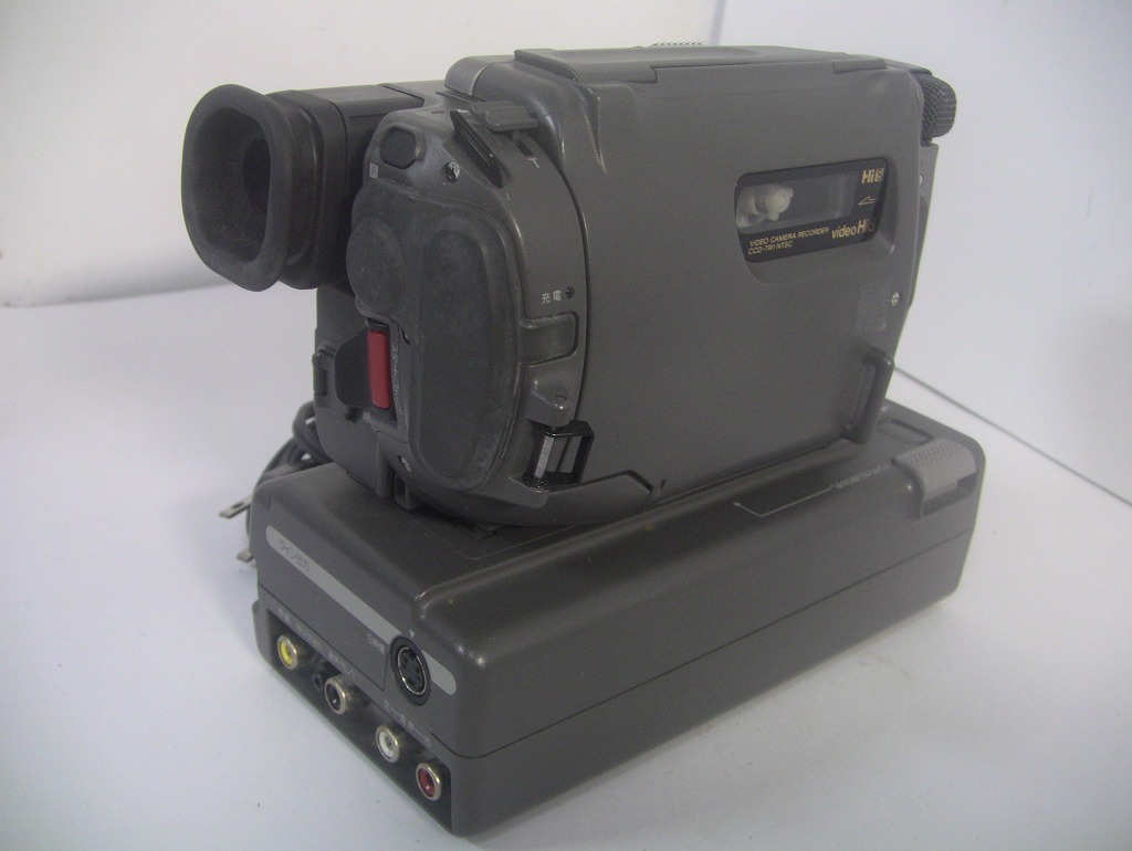 8mmテープ再生できます SONY Hi8ビデオカメラ CCD-TR1 ダビング 8mmテープ再生できます SONY Hi8ビデオカメラ CCD-TR1 ダビング