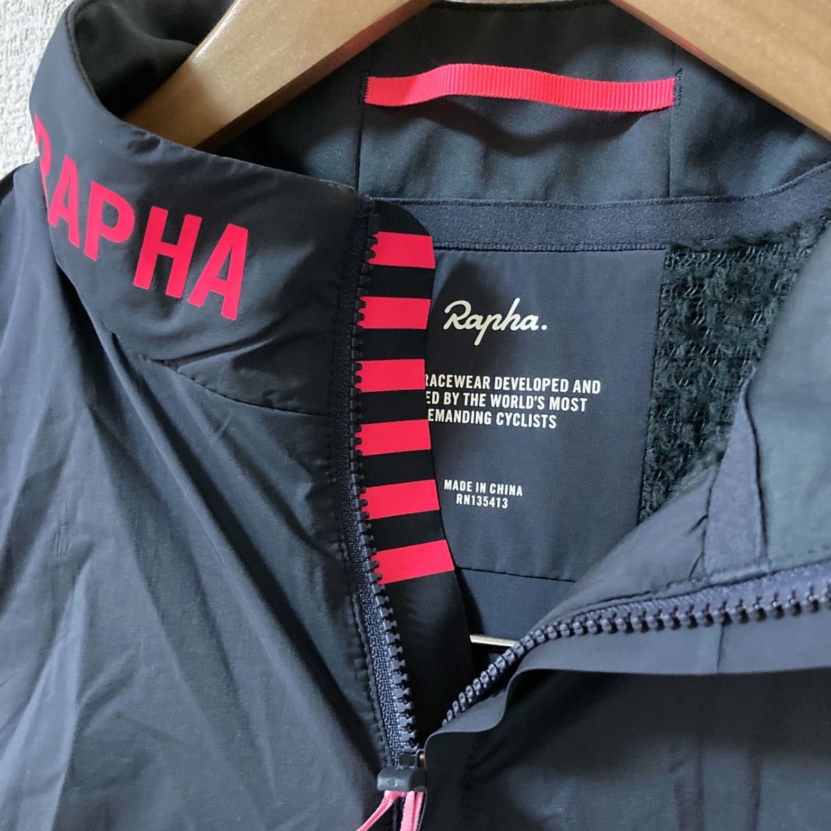 新品 Rapha メンズ プロチーム インサレーティッド ジレ Sサイズ