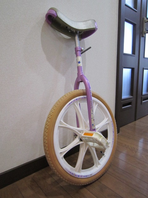 お子様のバランス感覚　運動神経アップに役立つ 一輪車 UNICYCLE 　ユニクル　ユニサイクル　pr