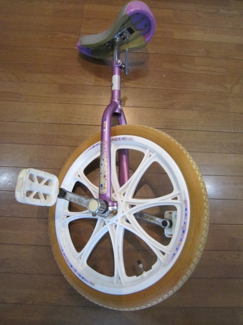 お子様のバランス感覚　運動神経アップに役立つ 一輪車 UNICYCLE 　ユニクル　ユニサイクル　pr