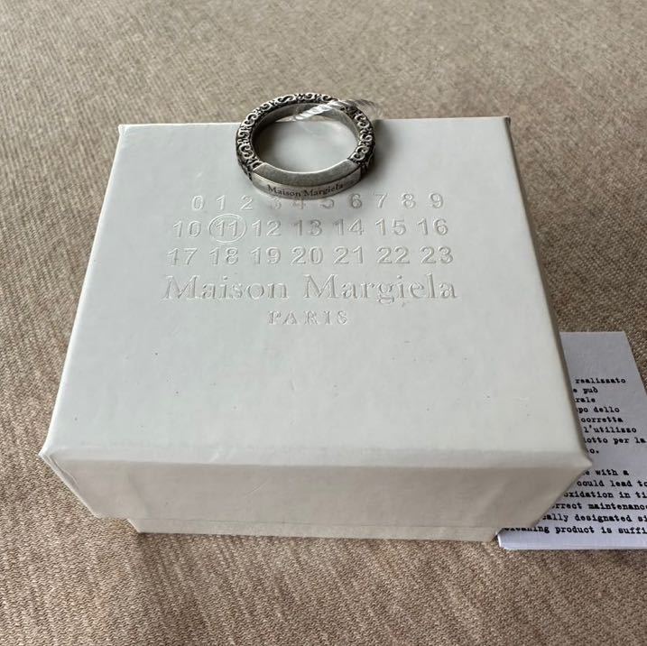 22AW新品4 メゾンマルジェラ エングレーブ リング 指輪 size 4 13号 Maison Margiela 11 マルタン レディース 真鍮  ブラス 製 アクセサリー