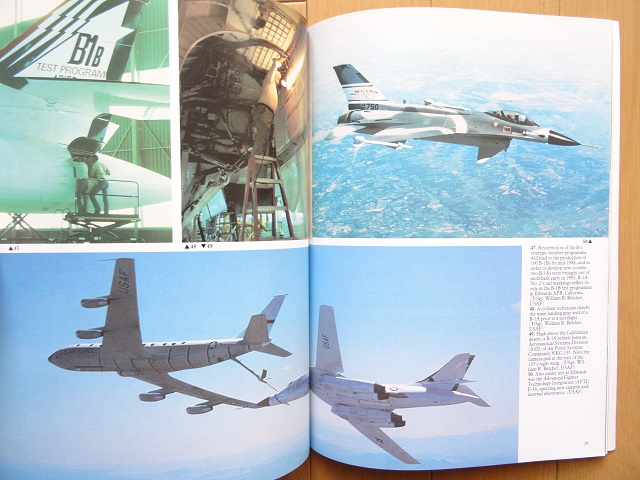 洋書◆アメリカ空軍写真集 本 No.29 米軍 飛行機 軍用機 戦闘機_画像3