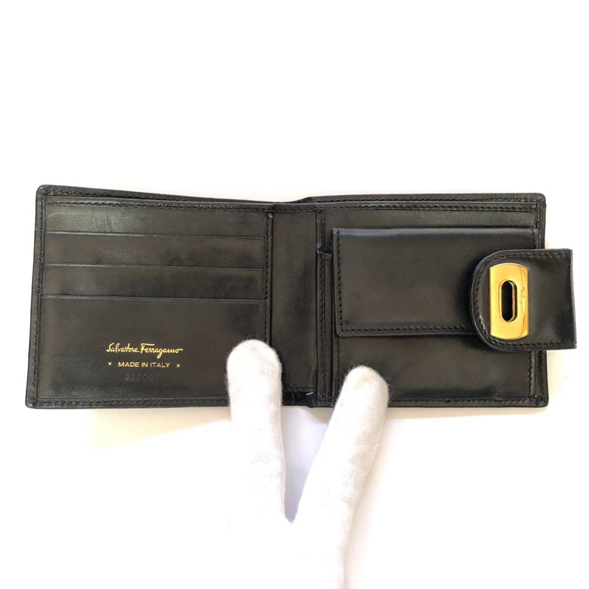 [ Salvatore Ferragamo ] подлинный товар складывать кошелек кошелек для мелочи . имеется кожа чёрный цвет серия для мужчин и женщин б/у товар -99 единый по всей стране стоимость доставки 870 иен 