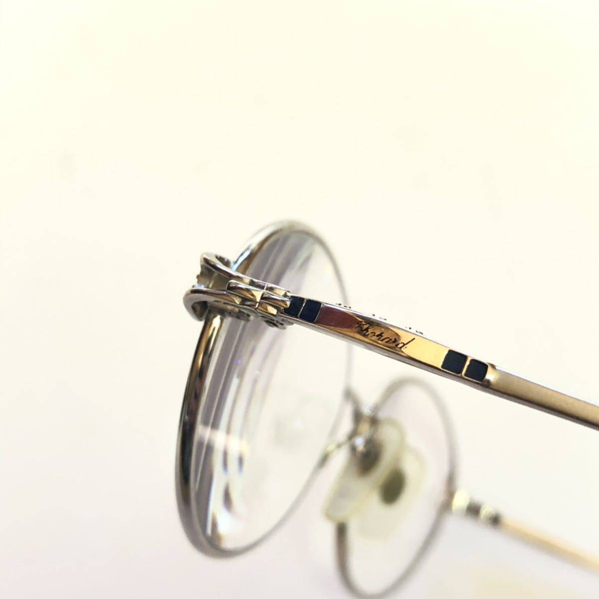 [ Chopard ] подлинный товар очки женский раз ввод очки с футляром Cross имеется б/у товар -117 единый по всей стране стоимость доставки 870 иен 