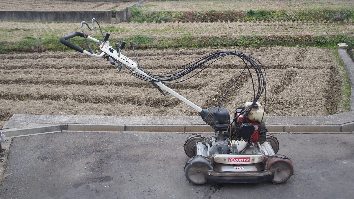 あぜ草刈機 芝刈り機 これからの時期に‼️-