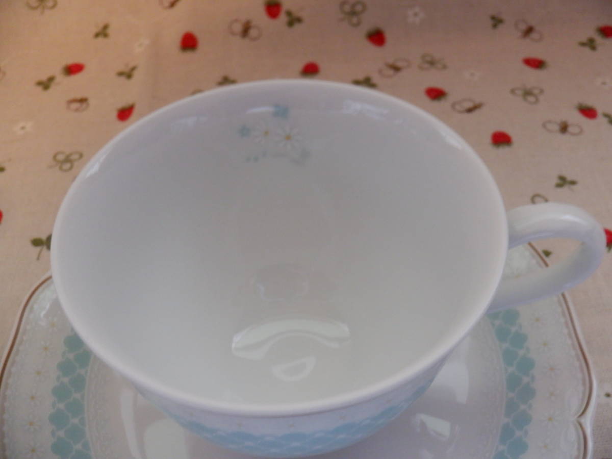C2　ＮＯＲＩＴＡＫＥ『ノリタケ（ＤＡＩＳＹＢＥＬＬ）★カップの内側に花柄があるピンク＆ブルーのペアカップ＆ソーサー』～箱なし_画像5