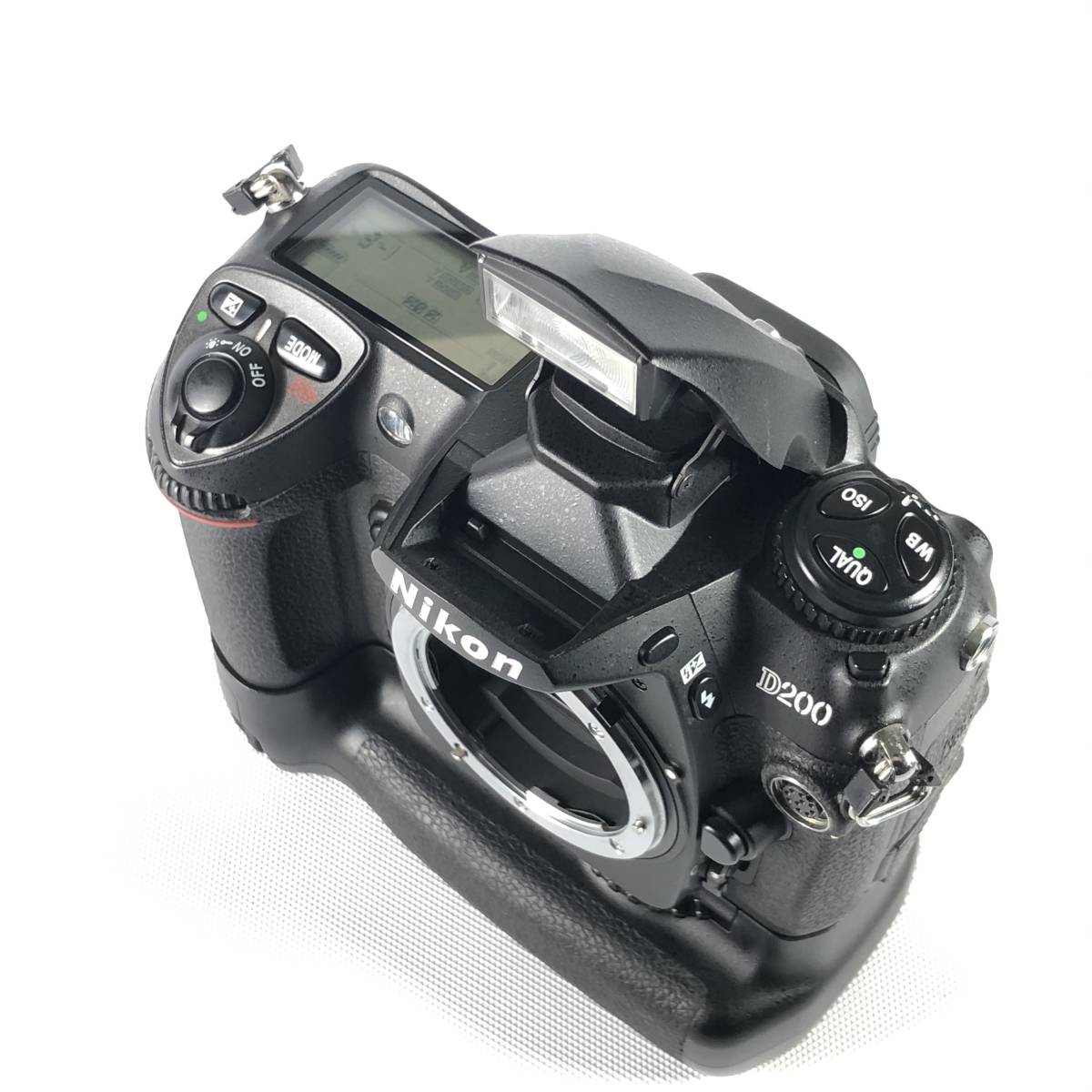 NIKON D200 ・MB-D200 ・MH18a ・18-70レンズ等多数 | www