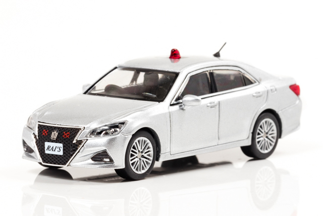 1/64 トヨタ クラウン アスリート GRS214 警察本部交通覆面車両 銀