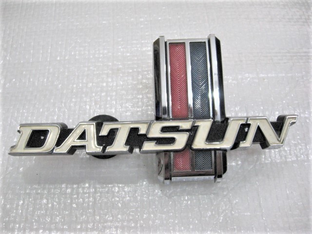 * редкий Datsun Truck Datsun Truck 620 DATSUN NISSAN Nissan Logo передняя решетка эмблема 1 пункт старый машина б/у 