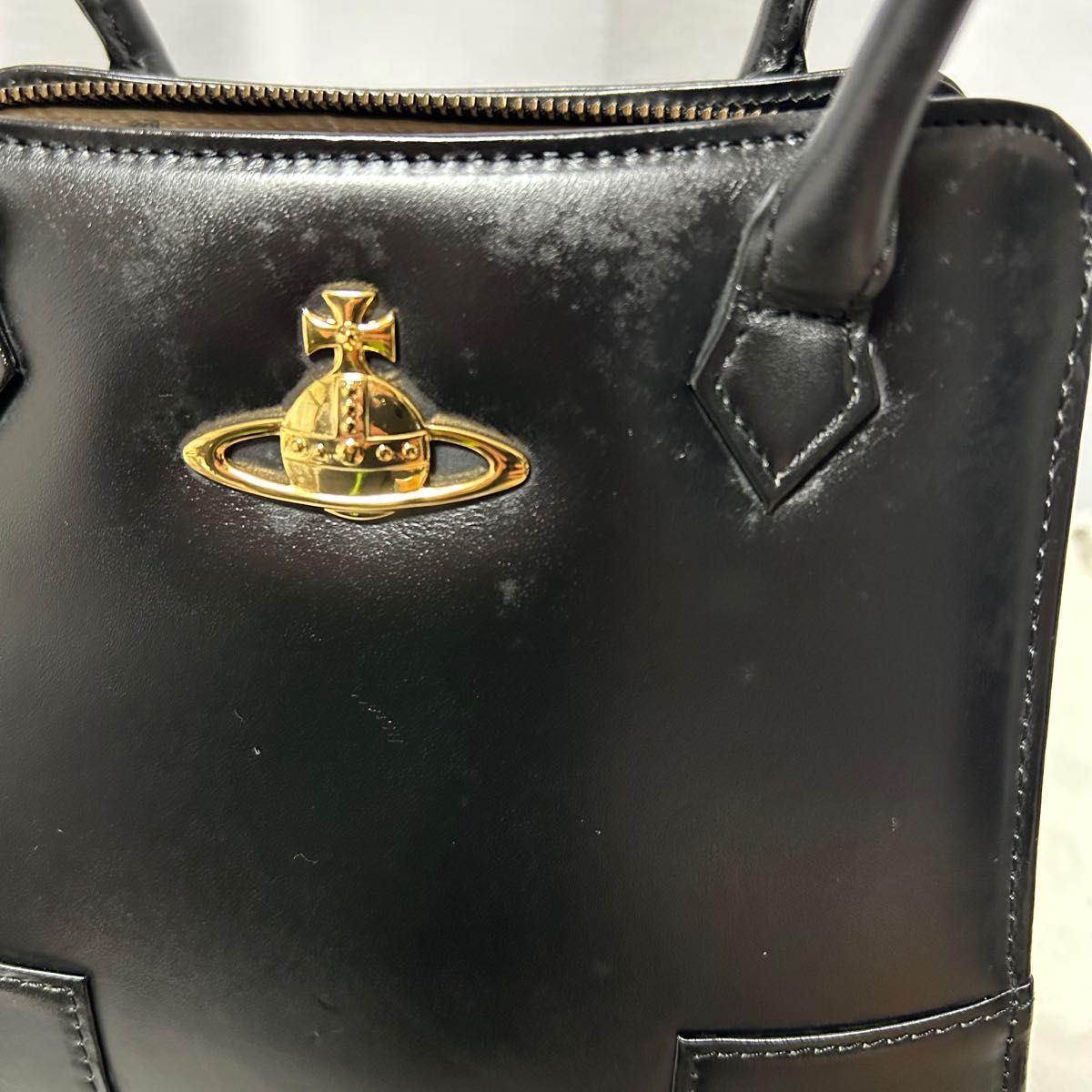 希少美品 Vivienne Westwood ハンドバッグ プレーン オーブ 黒 希少美品 Vivienne Westwood ハンドバッグ プレーン オーブ 黒