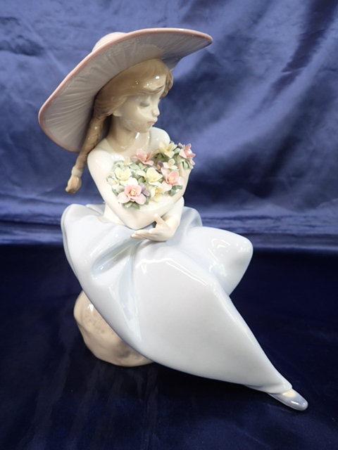 誠実】 箱付き LLADRO（リヤドロ） ※同梱 リヤドロ 花の香りに包まれて