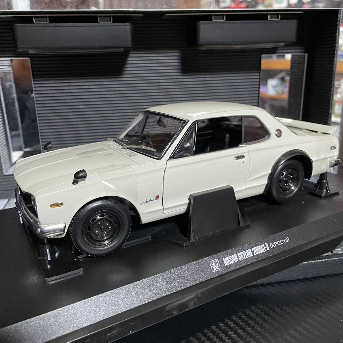 ビッグ割引 絶版未展示品 京商 2000GT-R(KPGC10) スカイライン 1/18