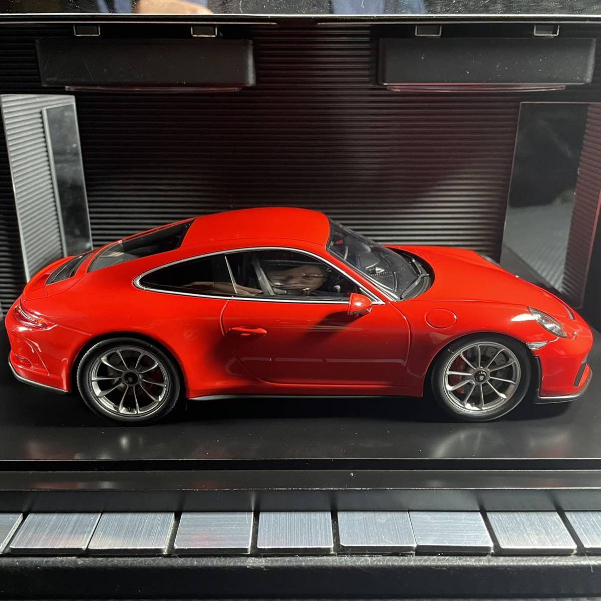 未展示品 スパークモデル 18 ポルシェ 911 GT3 Touring Package 自動車