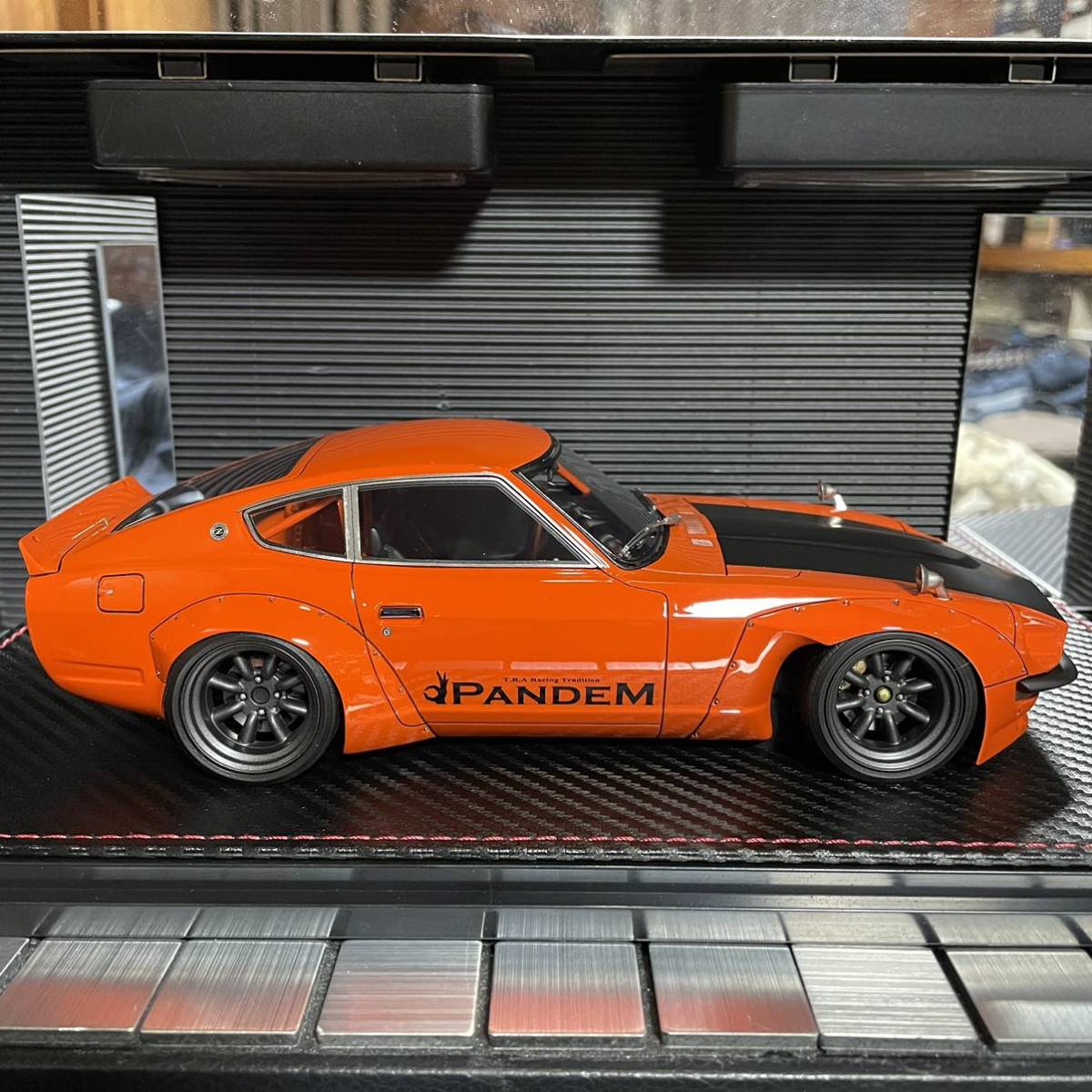  очень редкий! новый товар зажигание модель 1/18 PANDEM S30 Z orange 