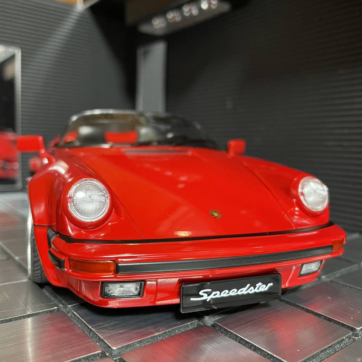 KK Scale 1/18ポルシェ 911 スピードスター 1989 カスタム_画像5