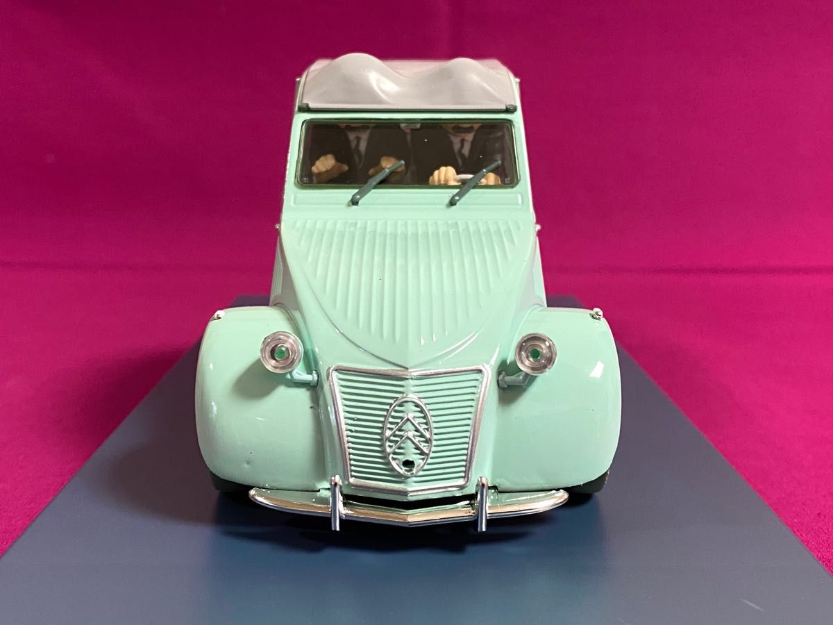 【タンタンTintinの車 シトロエン CITROEN 2CV 1/24】