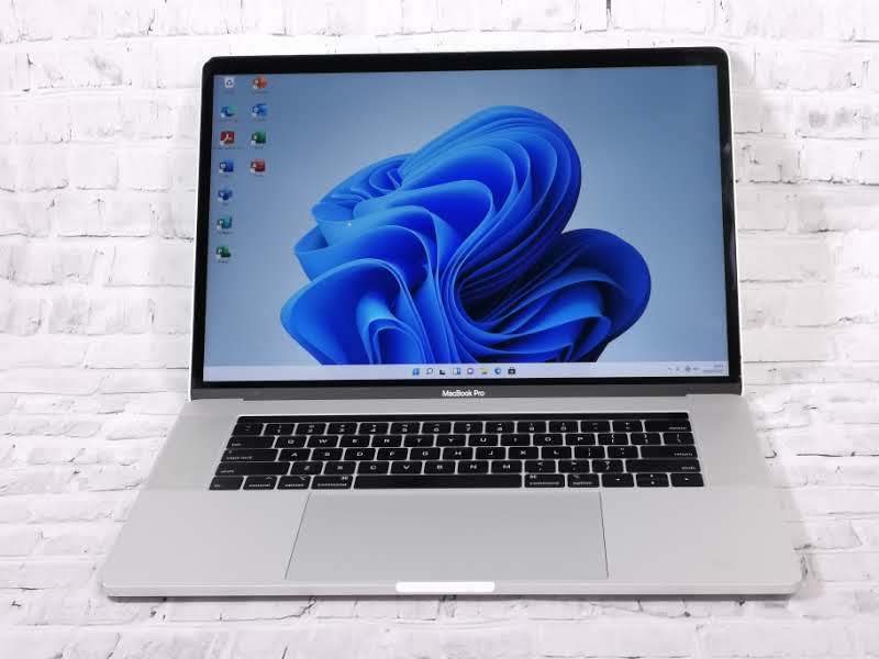 オフィス 【 MacBook Pro 15.4-inch 2019年 / Core_i7 2.6GHz 32GB