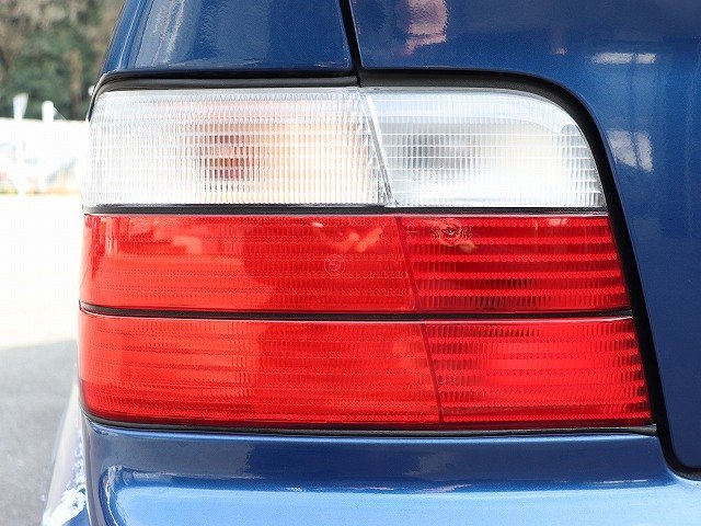 BMW 320i E36 3シリーズ 97年 CB20 左テールランプ (在庫No:512625) (7421)_画像2