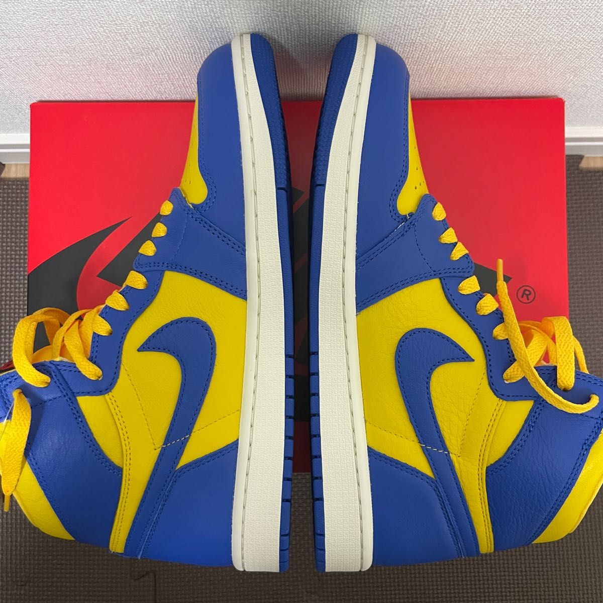 NIKE WMNS AIR JORDAN 1 HIGH OG REVERSE LANEY ジョーダン 1 リバース