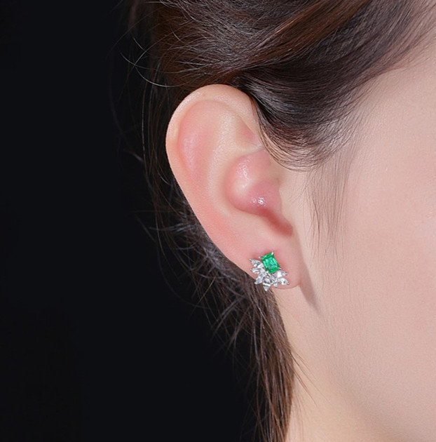  gorgeous wedding party accessory emerald manner earrings 