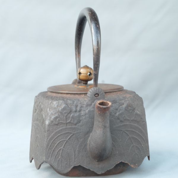 しました ヤフオク! 煎茶鉄瓶 名品 五三桐文様 - 蔵出 風水絵柄 ン