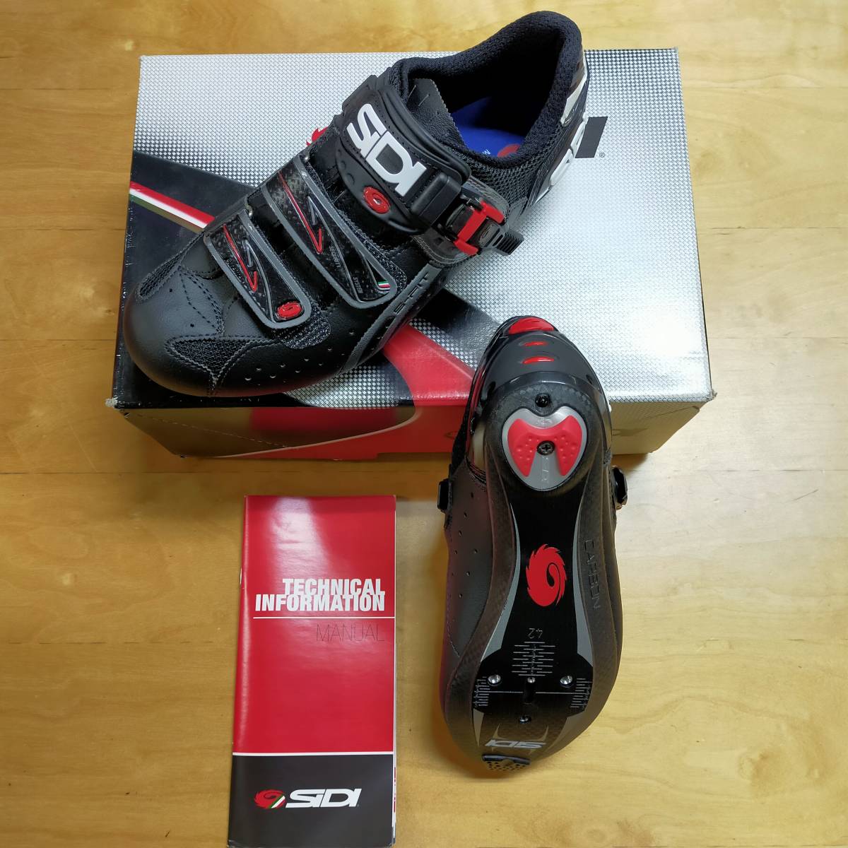 サイズ42　SIDI　GENIUS 5 CARBON MEGA BLACK BLACK ブラック／ブラック　ジェニウス　シディー